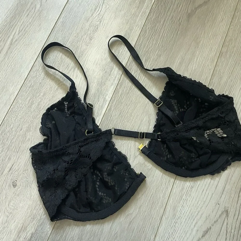 Free People Bra lace bra front clasp womens Black (size 36DD) feminine romantic
